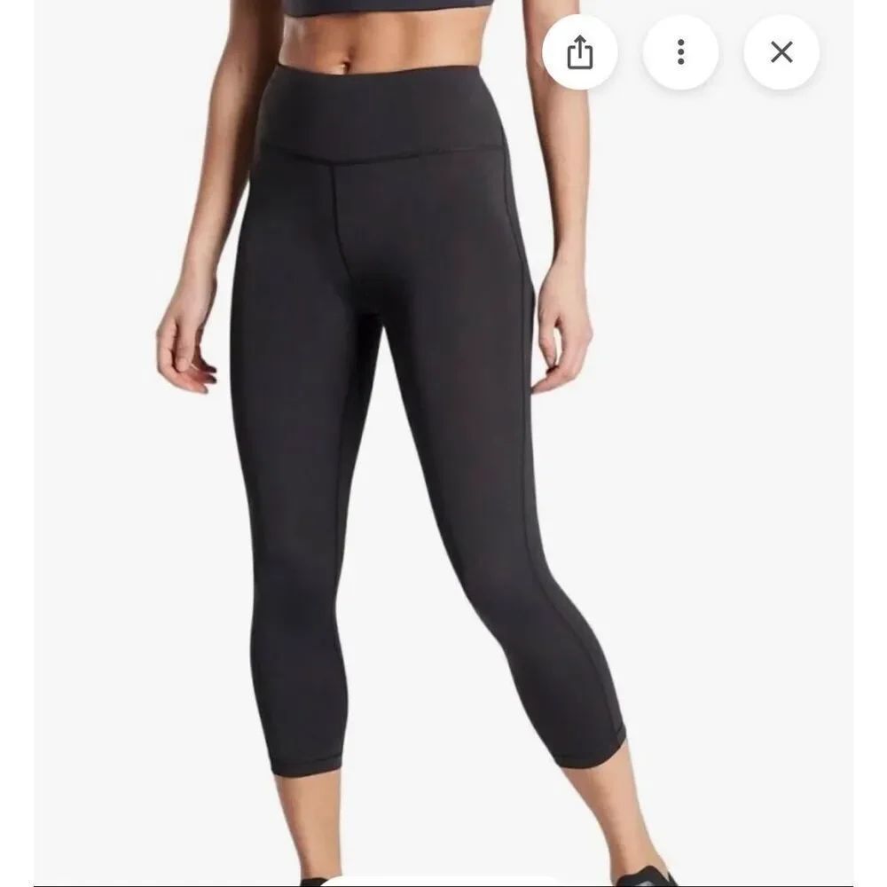 Athleta Ultimate Stash Capri leggings